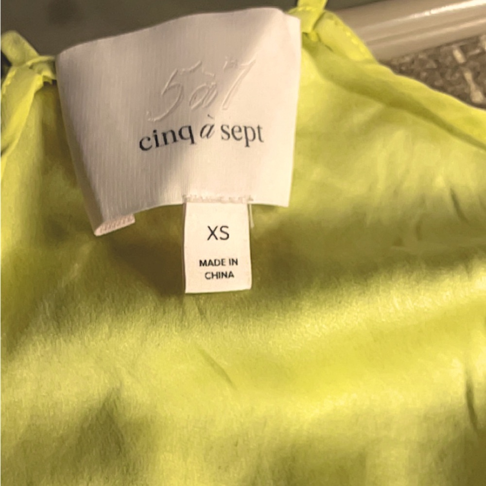 5 a 7 Cinq a Sept yellow polyester sleeveless shirt, size ex - small, shirt